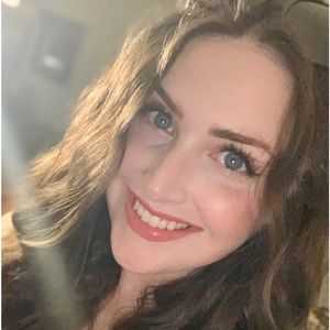 Meet your Posher, Celia